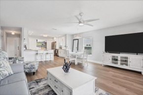 Charlotte County Condo 5889: Tranquil Stay by the Pool